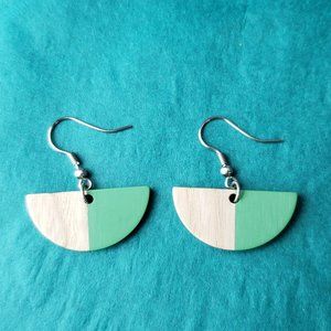 2/10$ Green half circle wood earrings